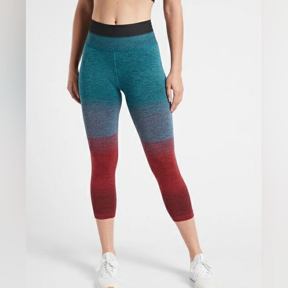Athleta Relay Capri Gradient Ombre Crop Leggings Size M